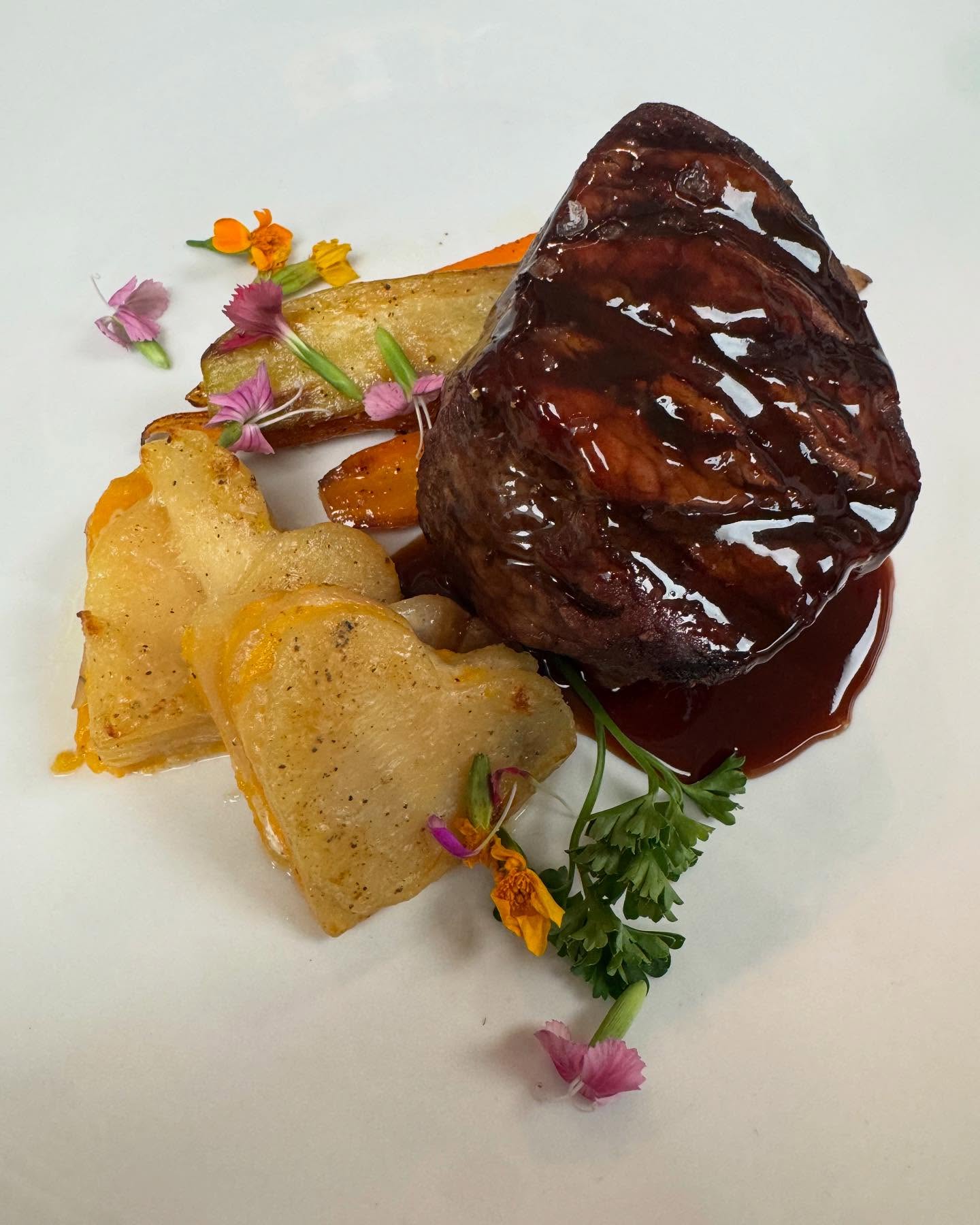 Love is on the plate this evening at The Olde Farm 💕 
#theoldefarm
#theoldefarmexperience